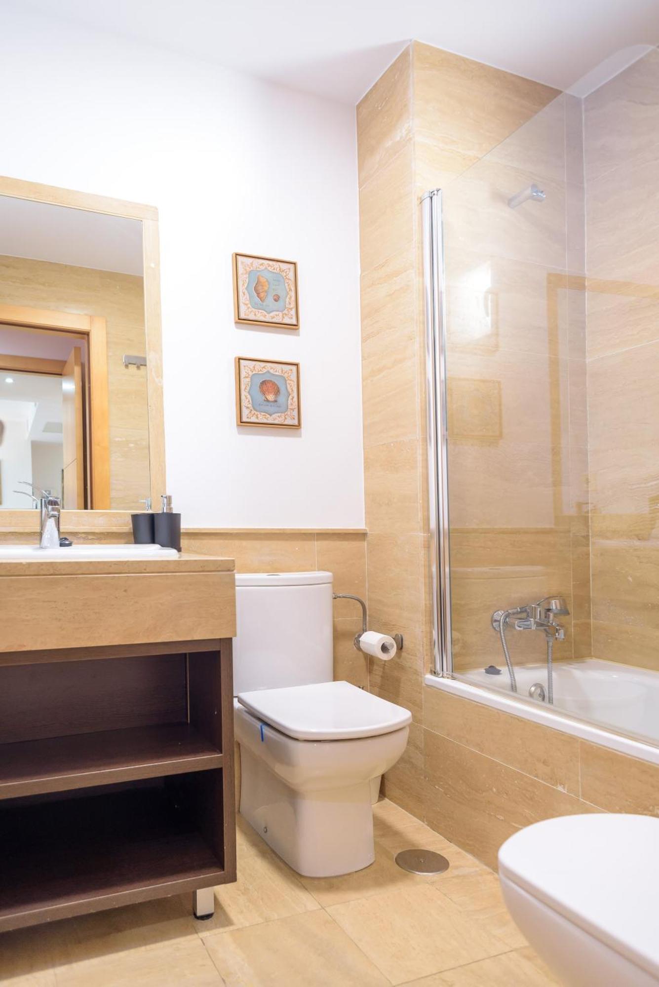 Atico Con Terraza Y Vistas, Parking Gratuito * Malaga